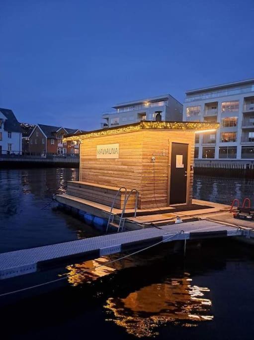 Charming House In Ulsteinvik With Free Parking Villa Exterior photo